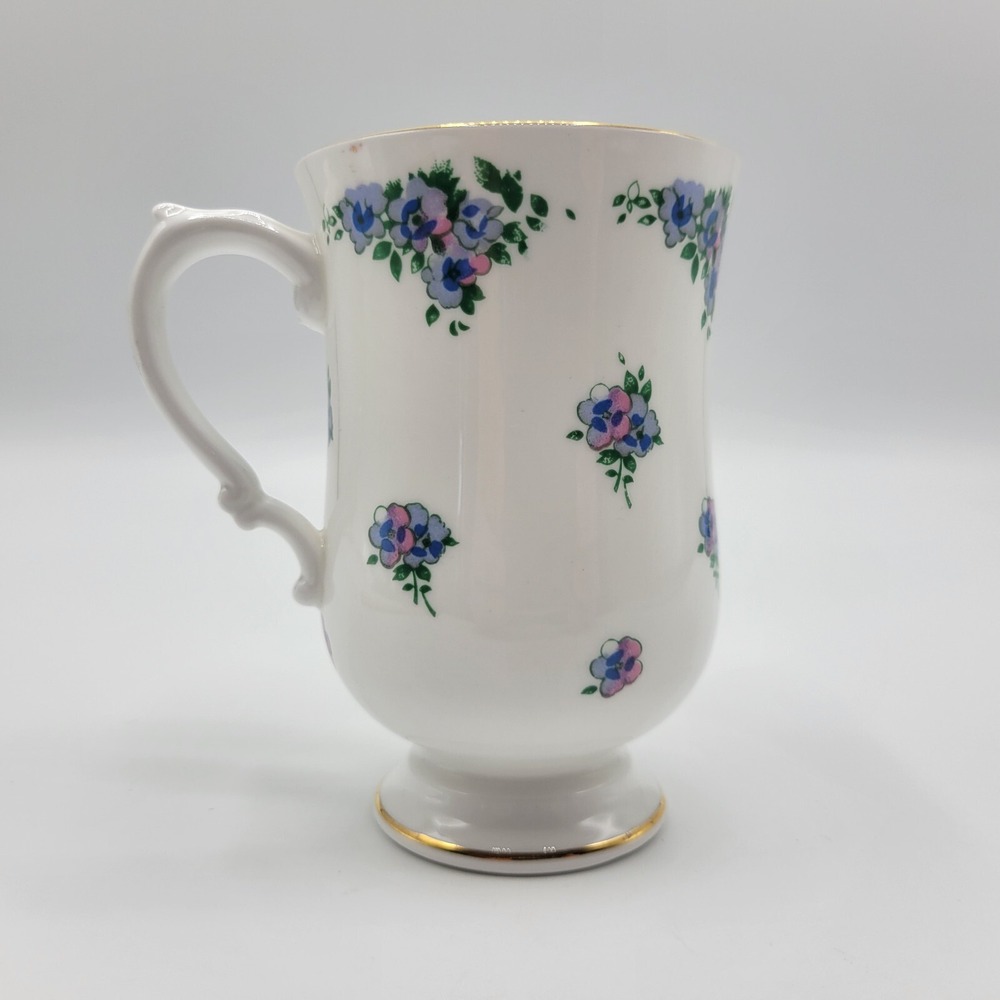 Vintage Royal Victoria England Ceramic Floral Design Gold Trim Tea Coffe Cup Mug